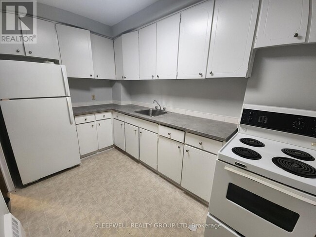 Photo du bâtiment - 420-420 Gilmour St