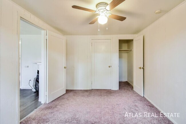 Foto del edificio - 1459 Roberta St