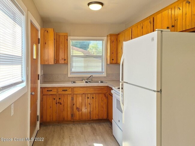 Building Photo - 1503 Licht St