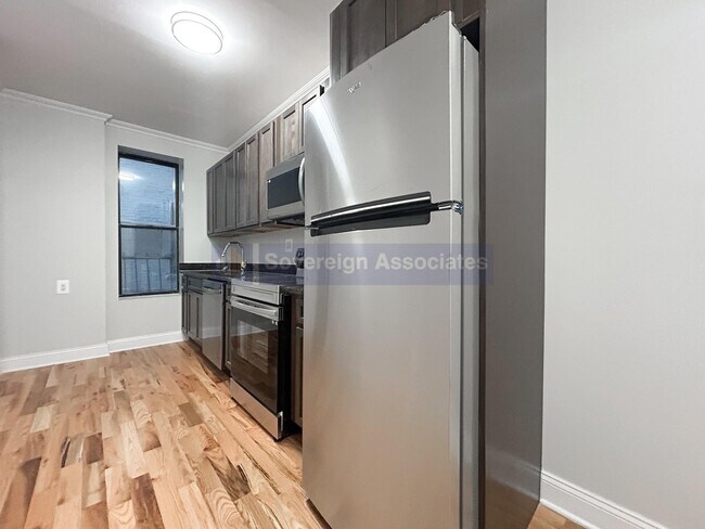 Building Photo - 121 Sherman Avenue
