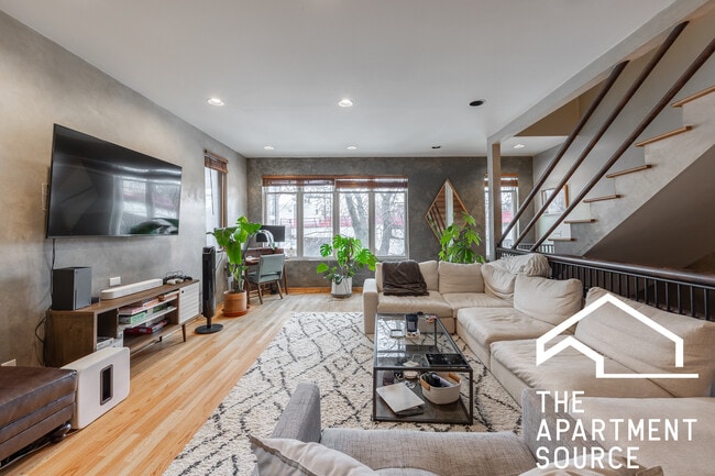 Photo - 1224 W Augusta Blvd Apartment