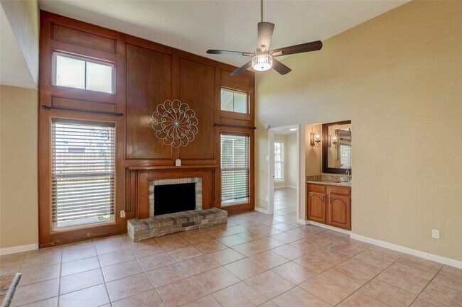 Foto del edificio - 17010 Cairnladdie St