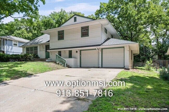 Foto del edificio - Comfort, Space & Style – Beautifully Updated Split-Level Home
