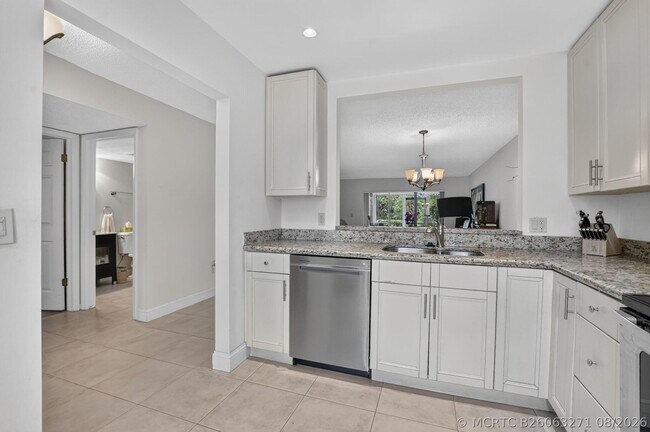 Building Photo - 21211 Lago Cir