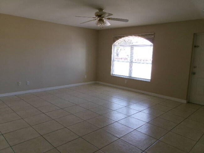 Foto del edificio - SW Cape 3/2/1 Duplex Avail Now