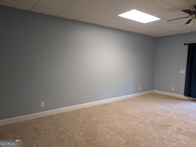 Foto del edificio - 388 Ross Ridge Rd