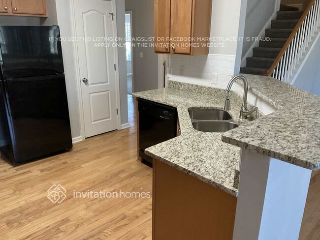 Foto del edificio - 326 Pin Oak Ave