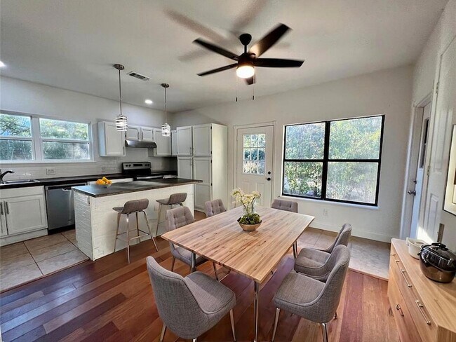 Foto del edificio - 15106 Mettle Dr