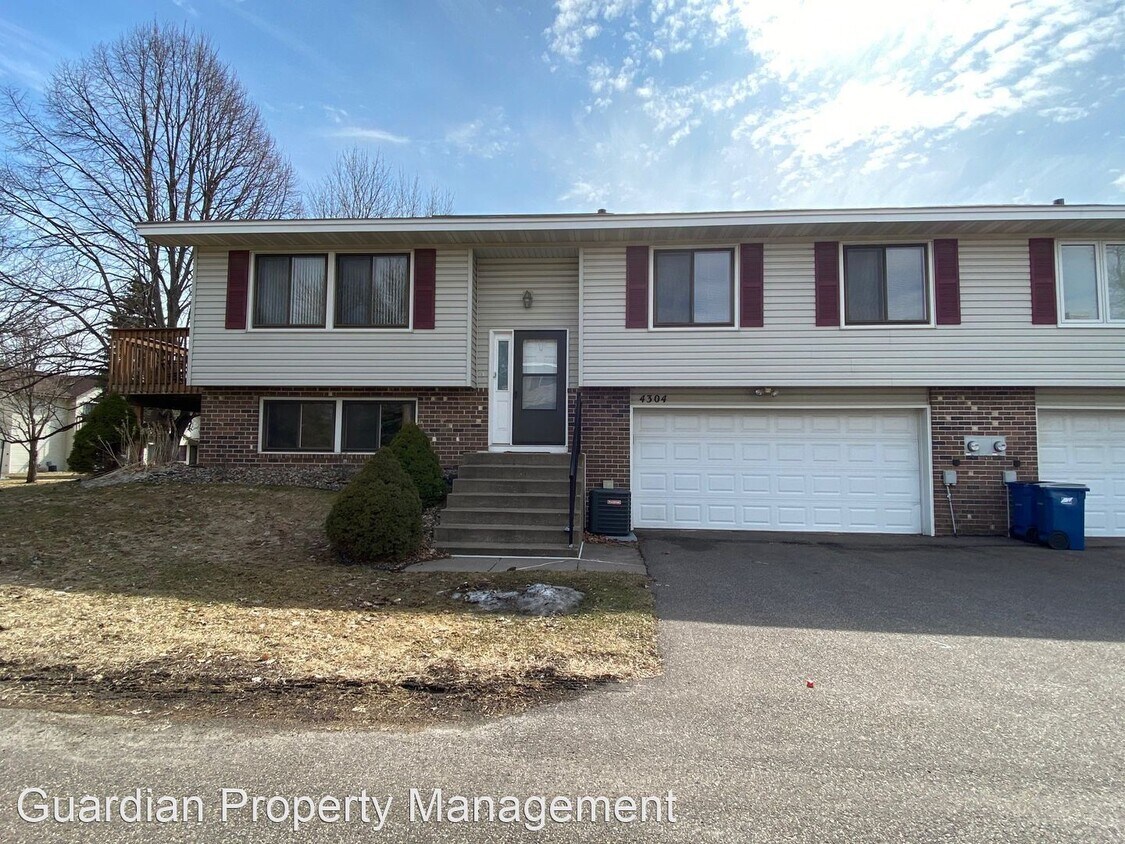 3 br, 2 bath House 4304 Bridgewood Terrace House Rental in Vadnais