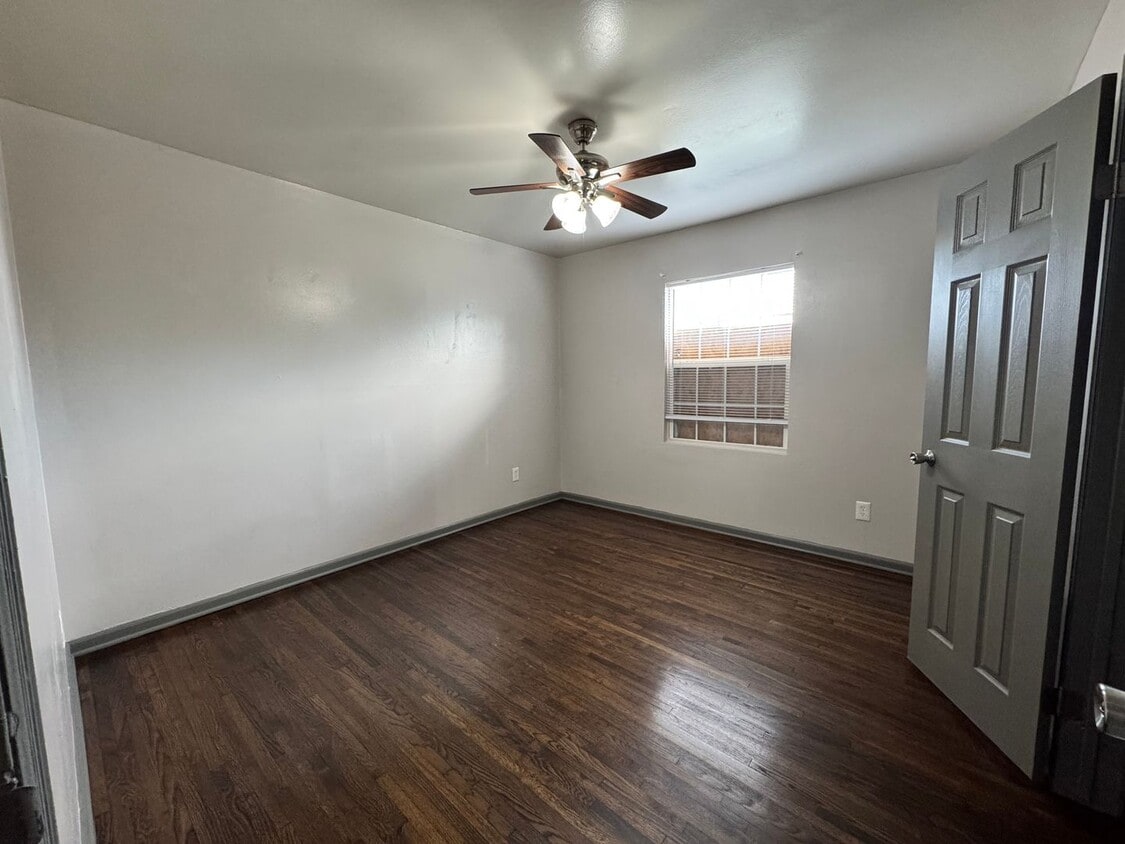 Foto del edificio - 4 Bedroom/1.5 Bath Home