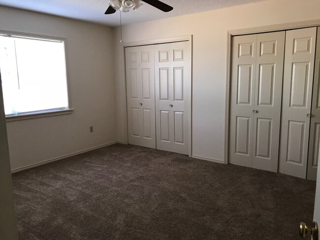 Habitación 2 - 6528 Confederate Dr