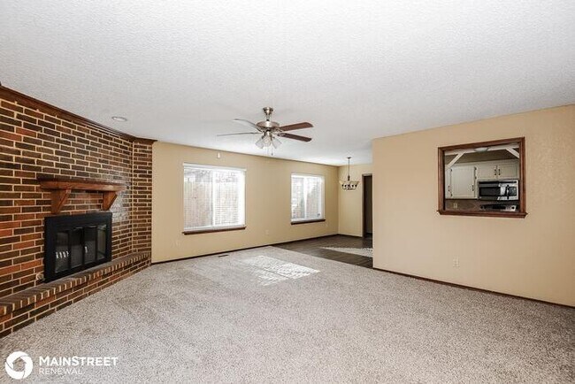 Building Photo - 10112 Albert Ln, Yukon, OK 73099