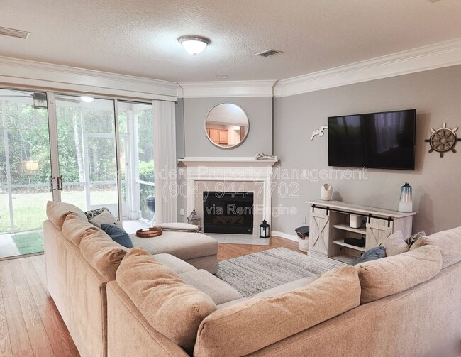 Building Photo - 3857 Lionheart Dr