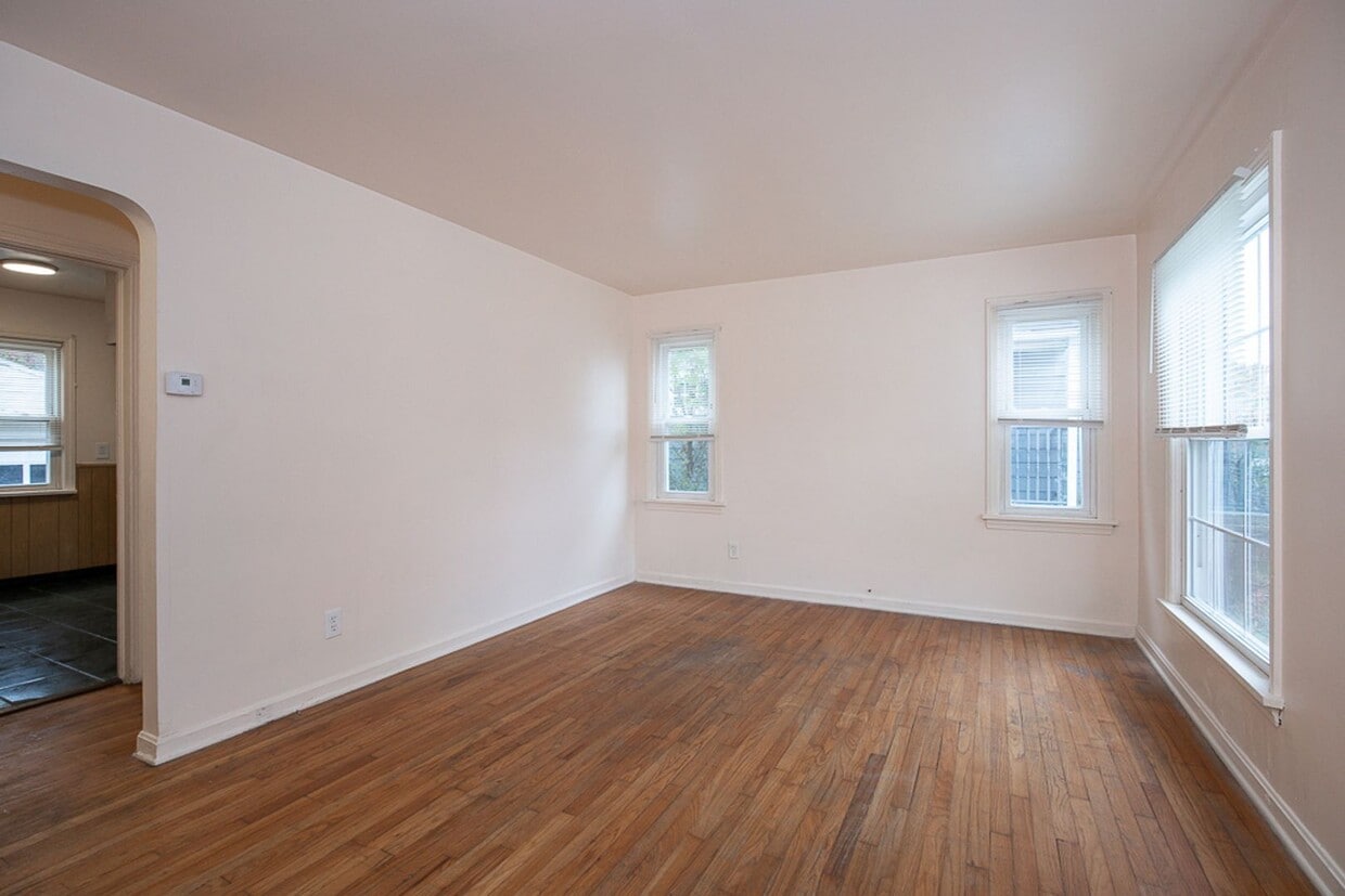 Primary Photo - 3 BED 1 BATH SINGLE FAMILY HOME IN CLEVELA...