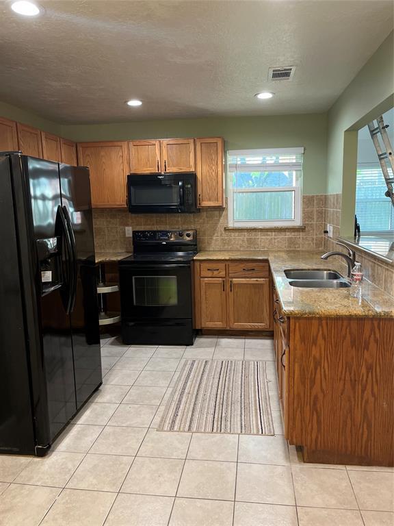 Foto del edificio - 17727 Autumn Trails Ln