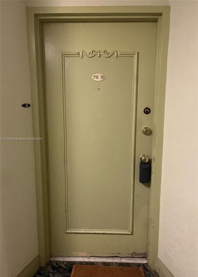 Foto del edificio - 11930 N Bayshore Dr