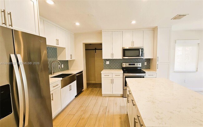 Foto del edificio - 6550 SW 28th St