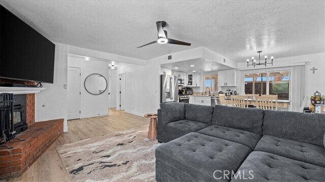 Foto del edificio - 14676 Coolglen Dr