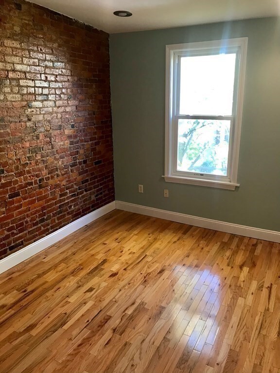 Building Photo - 4 Colebrook St