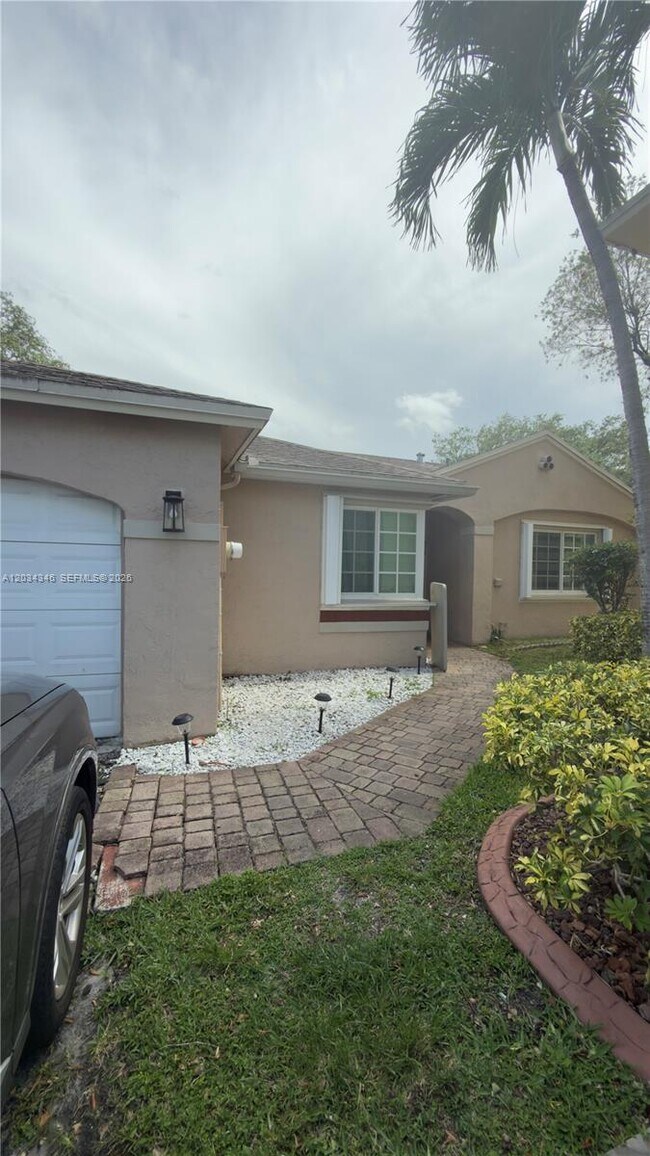 Foto del edificio - 11727 NW 12th St