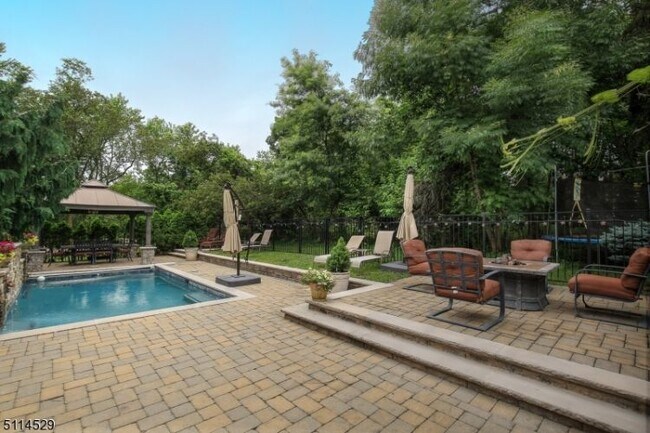 Foto del edificio - 10 Catena Ct