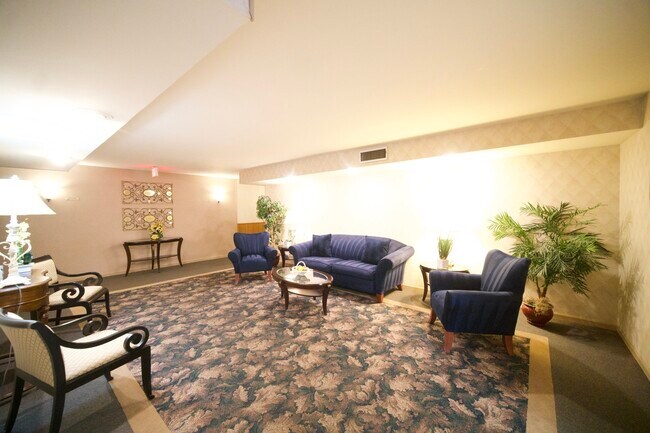 Foto del edificio - 7510 Farmingdale Dr