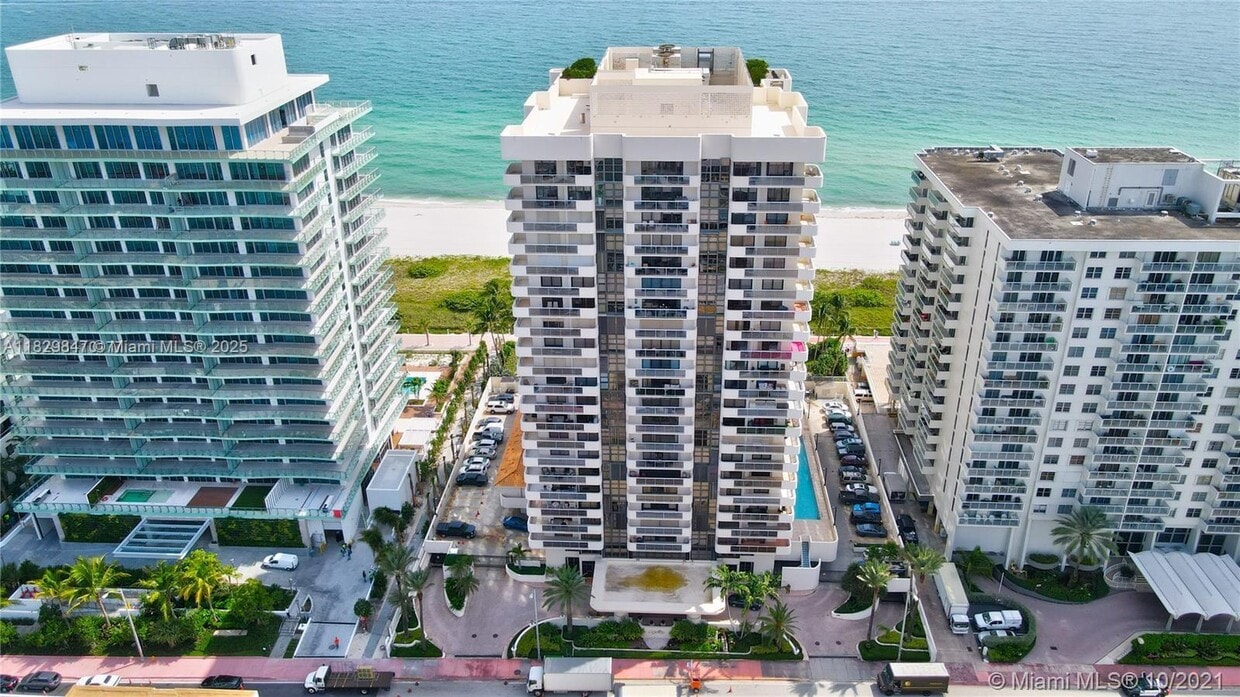 Primary Photo - 5757 Collins Ave