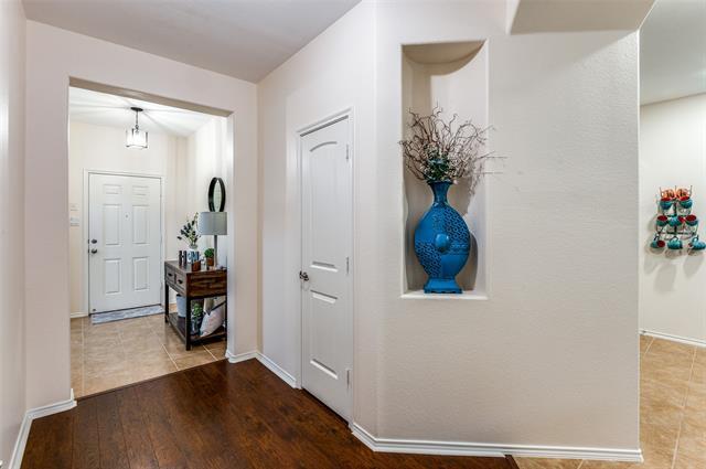 Foto del edificio - 504 Byron Nelson Dr