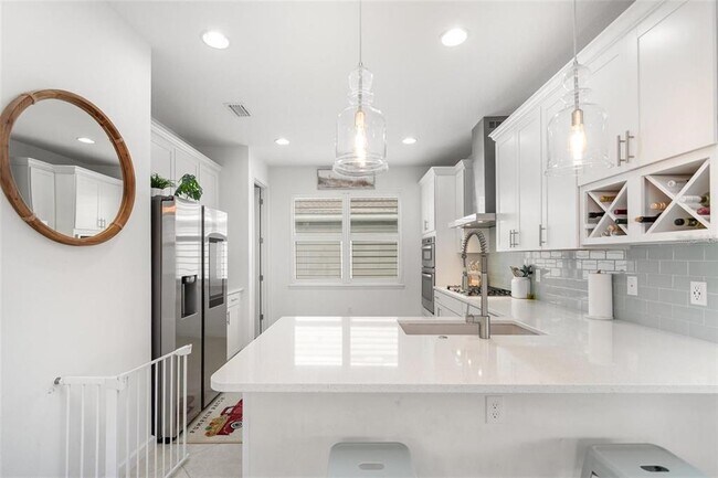 Foto del edificio - 1155 Victoria Hills Dr N