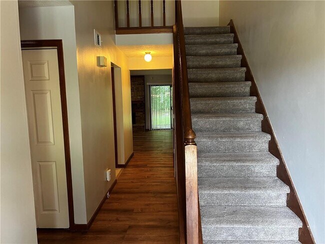 Foto del edificio - 1465 Stoneleigh Way