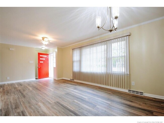 Building Photo - 211 Stacy Weaver Dr
