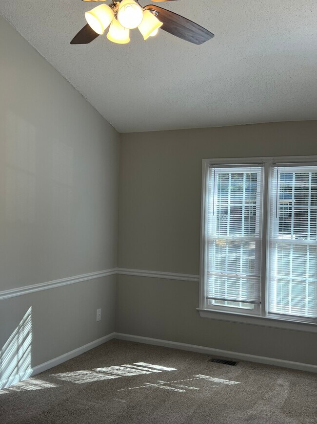 Foto del edificio - 2703 Byerly Dr N