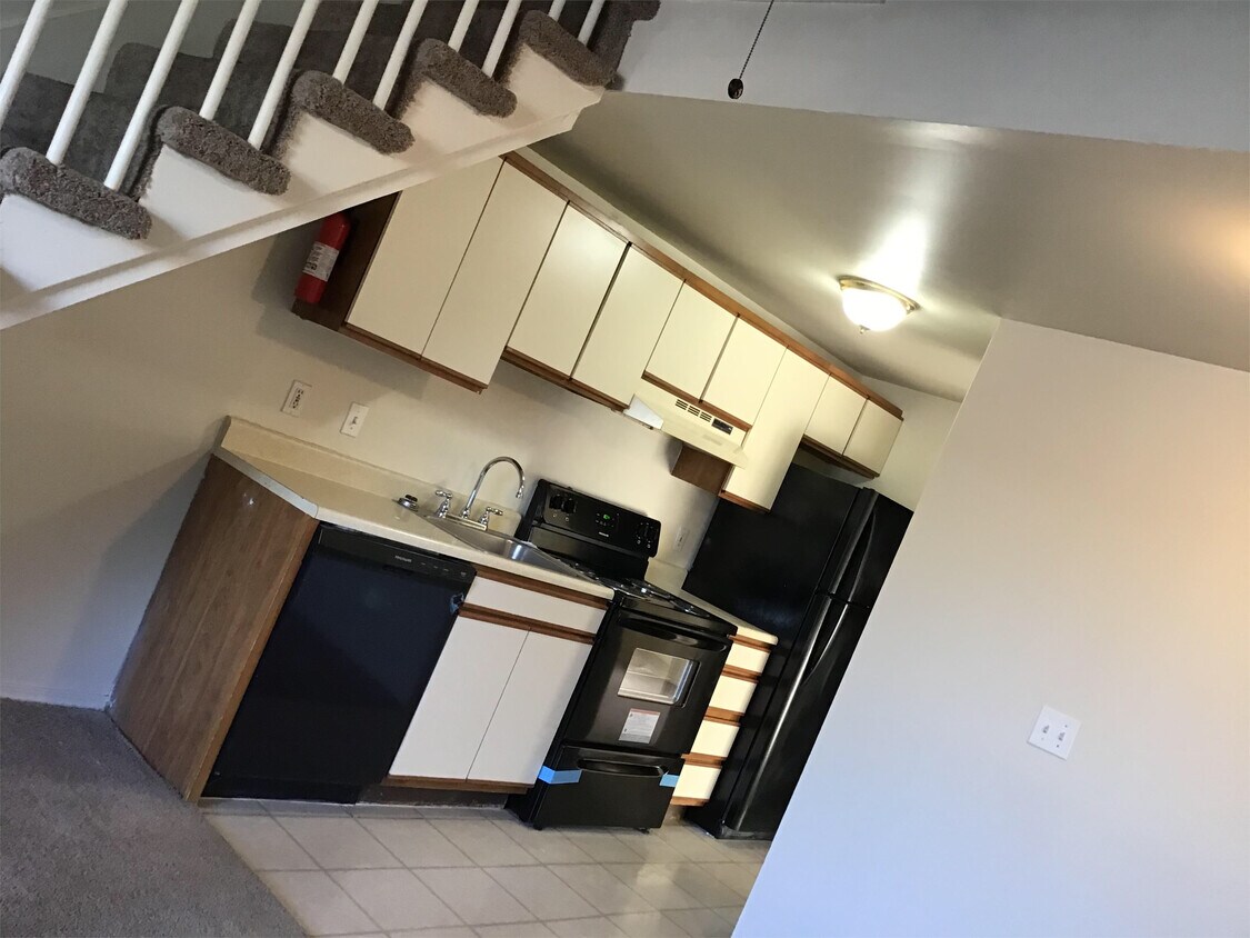 Foto principal - 8182 Creekwood Dr