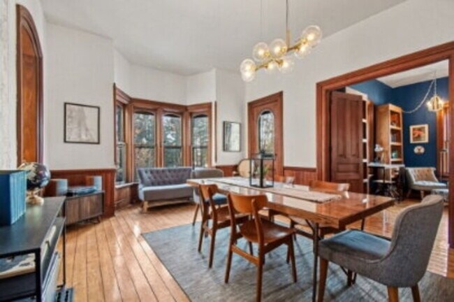 Foto del edificio - 704 24th Ave