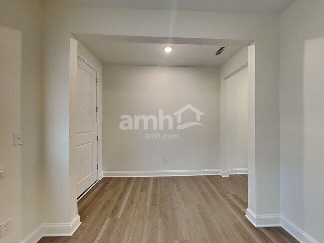 Foto del edificio - 3460 Lincoln Hts Ln