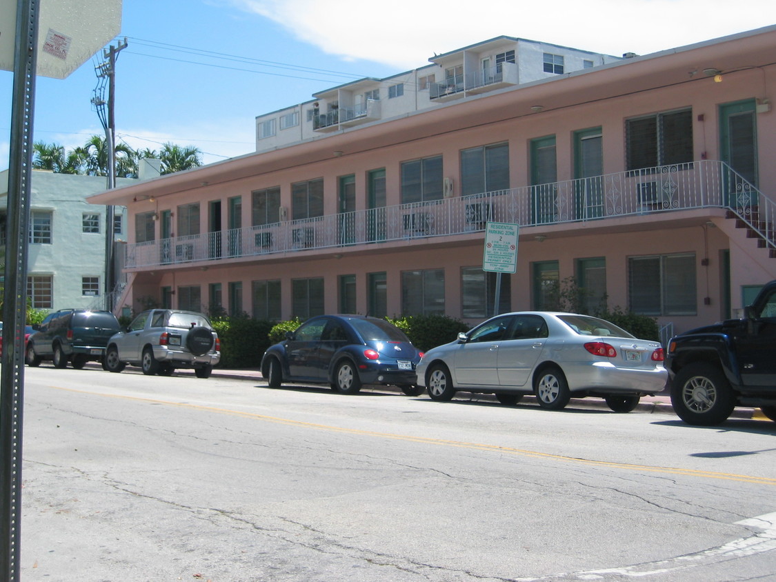 Primary Photo - 761 Euclid Ave