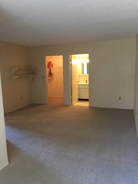 Building Photo - End Unit Two Bedroom Condo in North Prescott