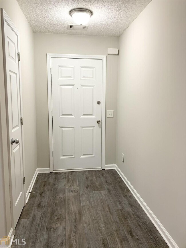 Foto del edificio - 1225 Persimmon Place Dr