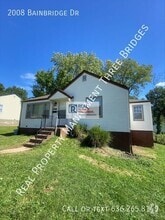 Building Photo - 2008 Bainbridge Dr