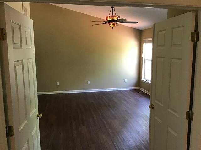 Building Photo - 7883 Laurel Ridge Drive