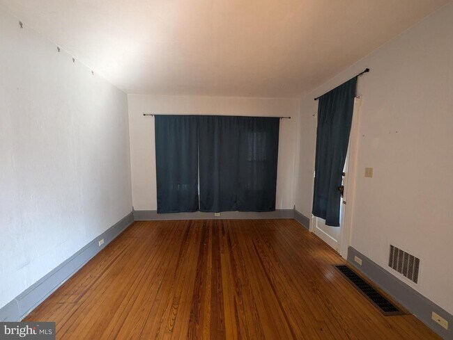 Foto del edificio - 412 N Bradford St