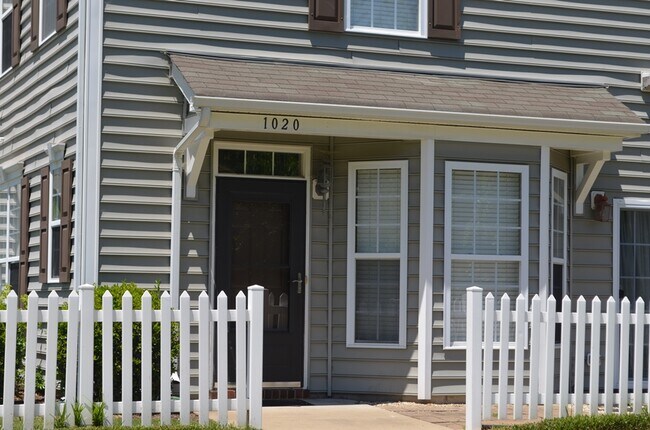 Building Photo - 1020 Teton Cir
