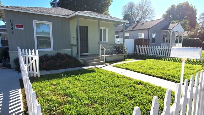 Foto del edificio - 6548 Aldea Ave