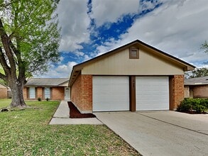 Building Photo - 14114 Fleur De Lis Blvd