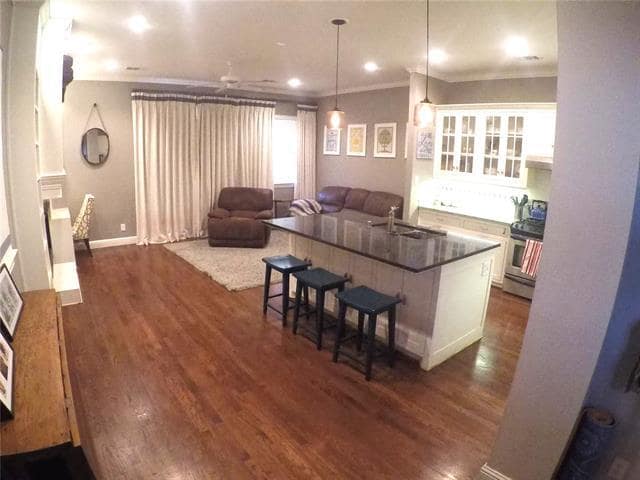 Foto del edificio - 1921 Summit Ave