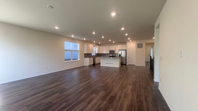 Foto del edificio - Great House In Fort Collins.  FALL LEASE S...