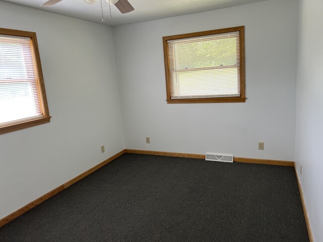 Building Photo - 43152 OH-39