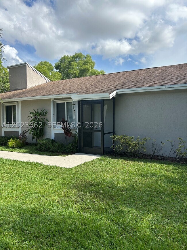 Building Photo - 578 Woodgate Cir
