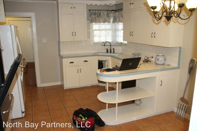 Building Photo - 3737 Shelby Dr