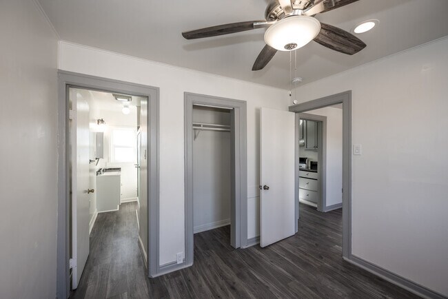 Foto del edificio - 5248 Almont St